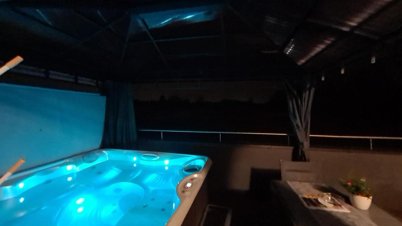 Apartament - Jacuzzi Rzeszów Exteriér fotografie
